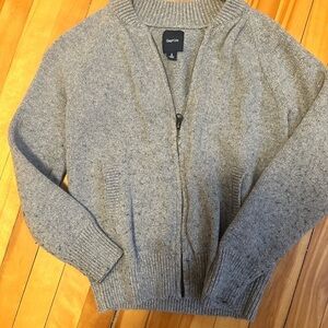Gap Kid’s Gray Cardigan With Side Pockets. Size 8